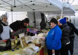 Al martedì mercatino in frazione Castelletto